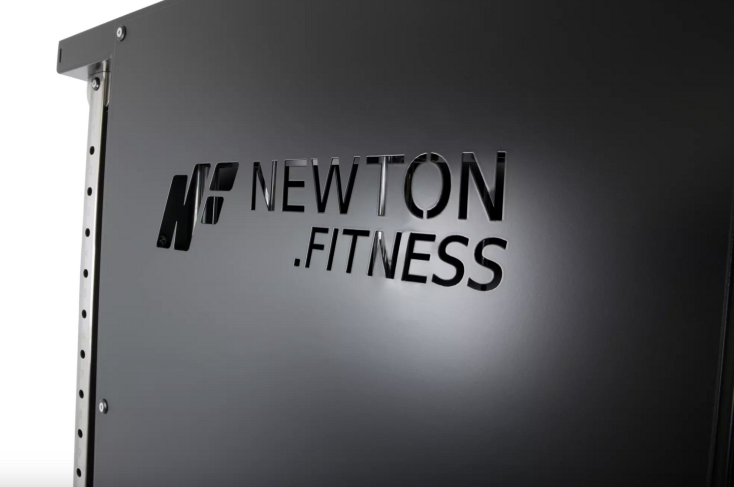 ESTACIÓN DE CABLE DE MONTAJE EN PARED NEWTON FITNESS BLACK SERIES BLK-675