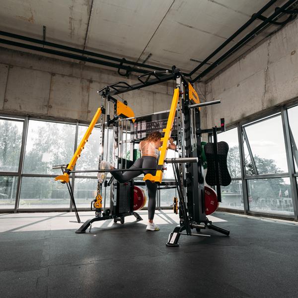 MÁQUINA SMITH MULTIFUNCIONAL CYKLON X HMS, 200KG PESO INCLUIDO, FULL ACCESORIOS